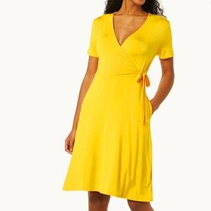 Amazon Essentials Women's Cap-Sleeve Faux-Wrap Dress Size Small